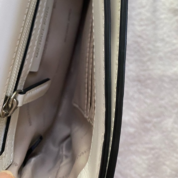 PRICE DROP!❤️Brand New Michael Kors Center Stripe Black and White Leather Bag - Picture 11 of 13